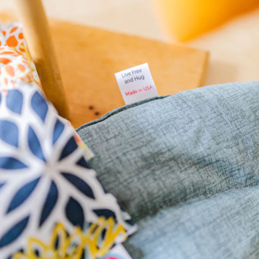 Live | Free | and | Hug | Label | Tag